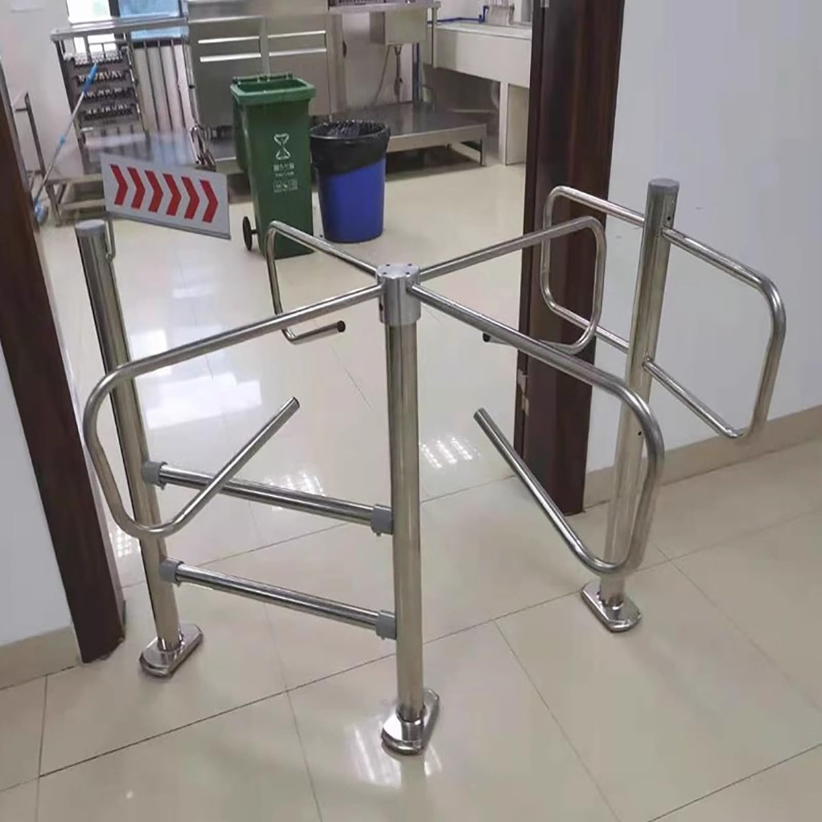 Manual Swing Turnstile Gate, Stainless Steel Security Barrier for Entrance Control in Commercial Spaces