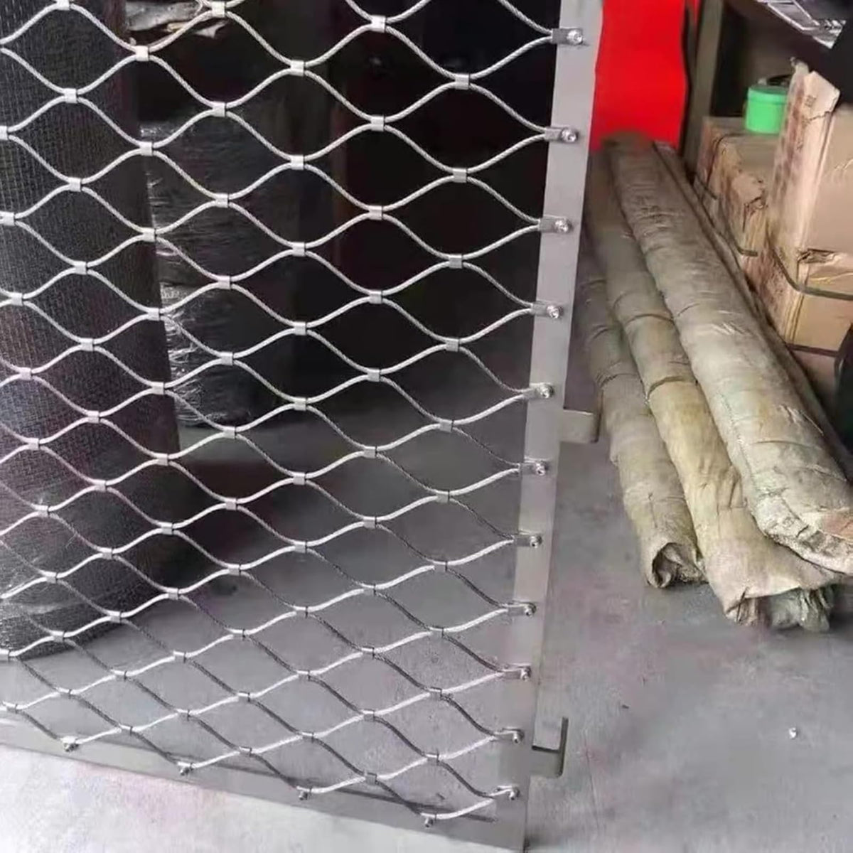 Stainless Steel Wire Mesh Safety Netting for Outdoor Railing - 2mm Diameter 2x25m (6.56x82ft) Flexible Balcony Guard for Secure Railings and Pet Protection