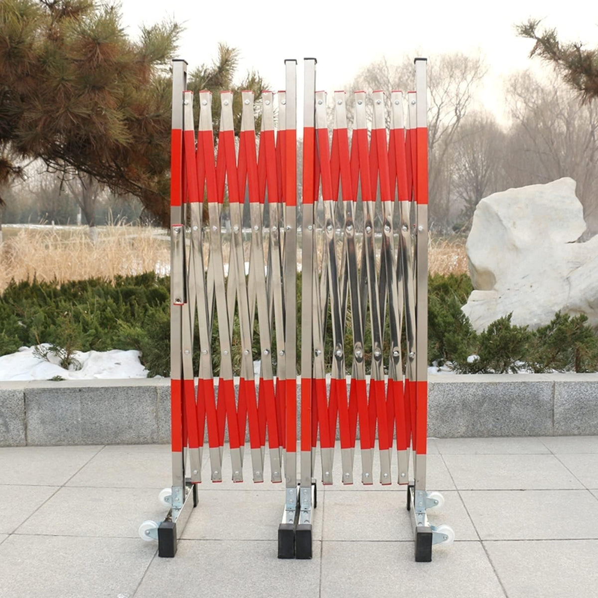 Retractable Stainless Steel Barrier - Waterproof Portable Traffic Control Gate, Adjustable Pet Safety Gate for Outdoor Events, Home Use, Parks & Pet Management